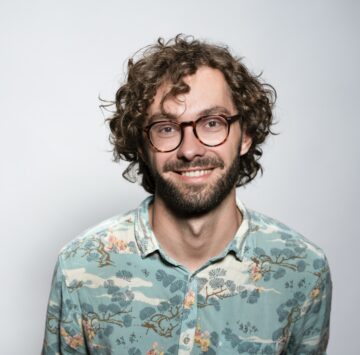 men's blue and white button-up collared top